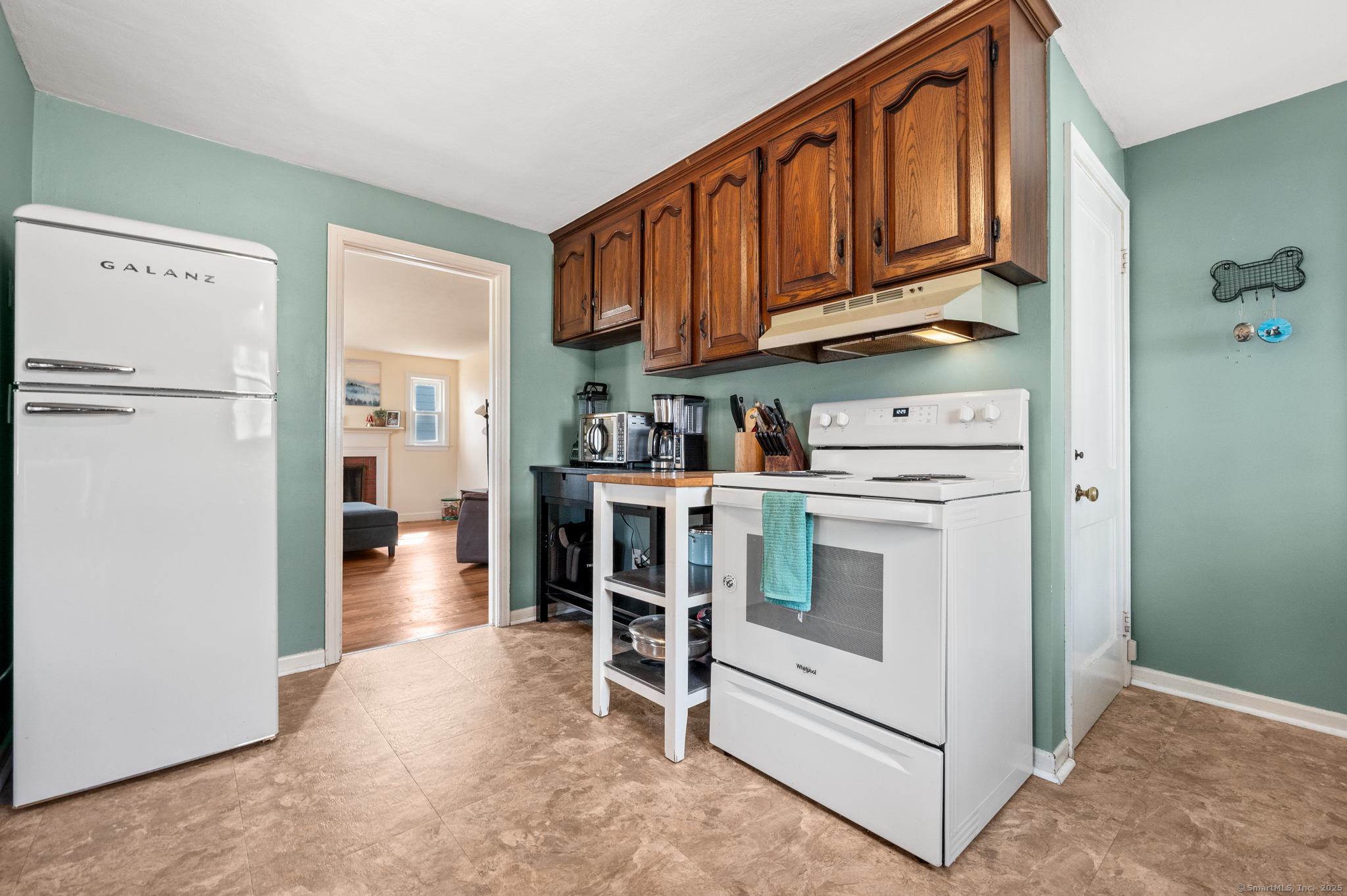 44 Victoria Road, Manchester, Connecticut image 2