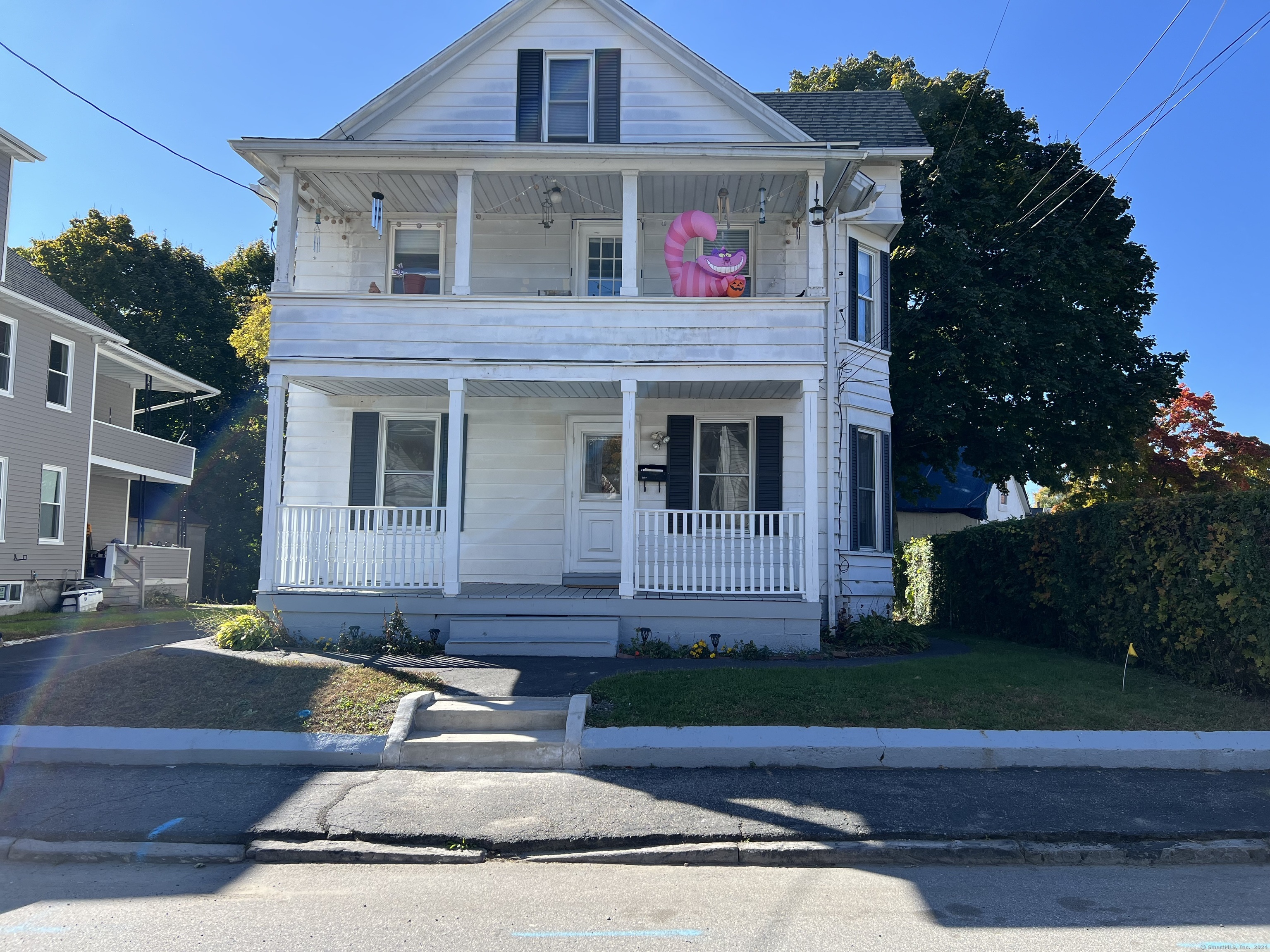 Brookside Avenue, Torrington, Connecticut - 2 Bedrooms  
1 Bathrooms  
5 Rooms - 