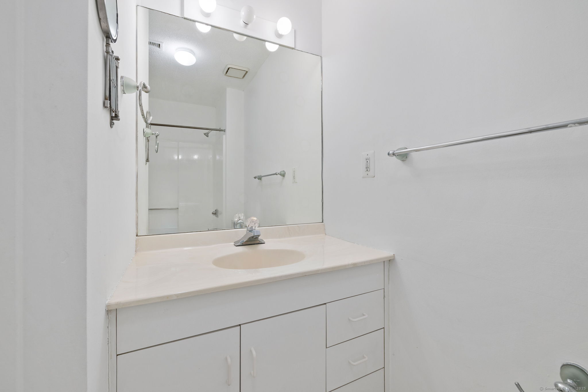 1414 Whitney Avenue #APT C1, Hamden, Connecticut image 21