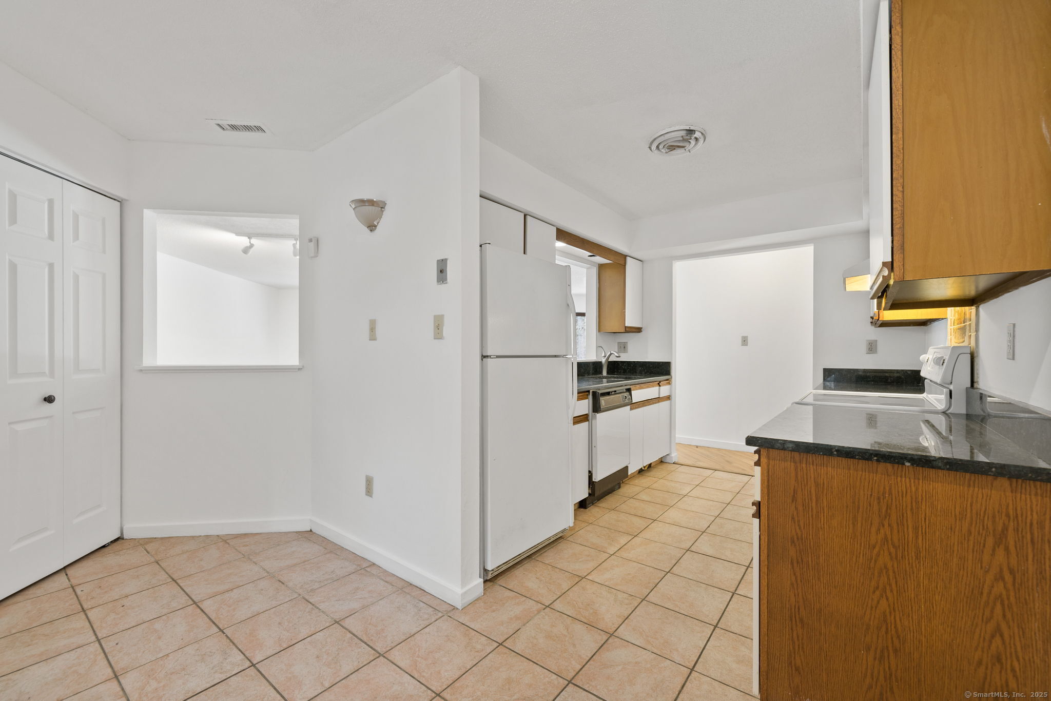 1414 Whitney Avenue #APT C1, Hamden, Connecticut image 13