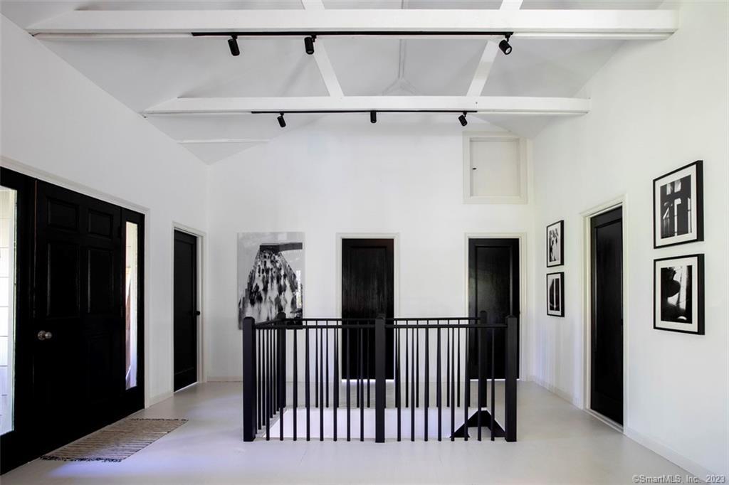 10 Sentry Hill Road