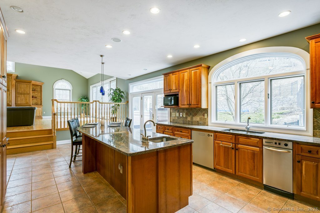 32 Village Drive, East Lyme, Connecticut image 14