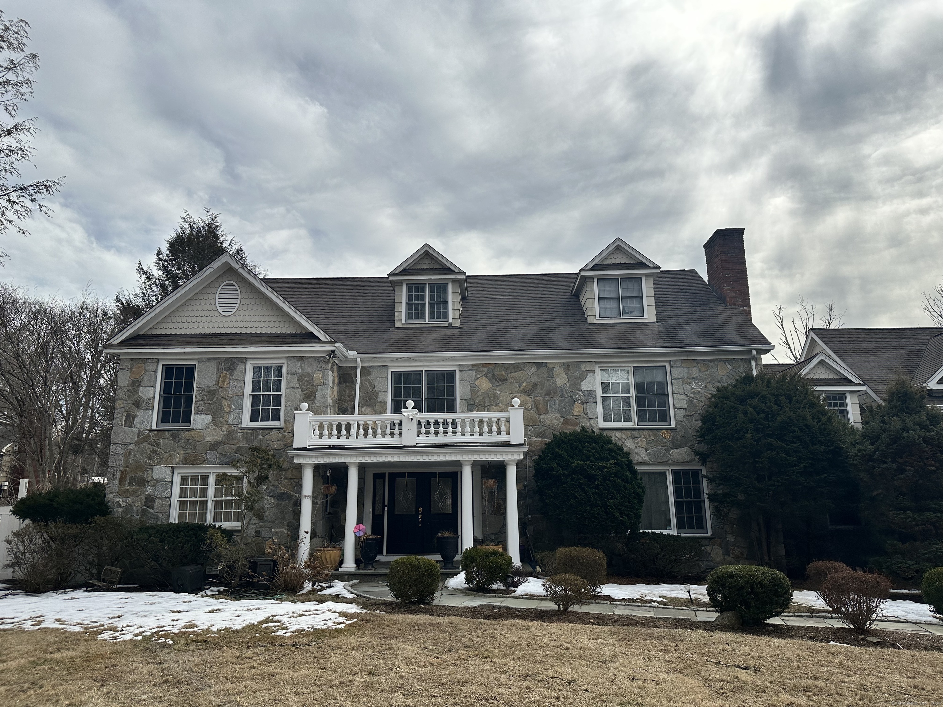 Old Mill Lane, Stamford, Connecticut - 6 Bedrooms  
5 Bathrooms  
14 Rooms - 