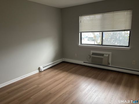 Tiny photo for 252 Harlem Avenue #C4, Bridgeport, CT 06606 (MLS # 24161287)