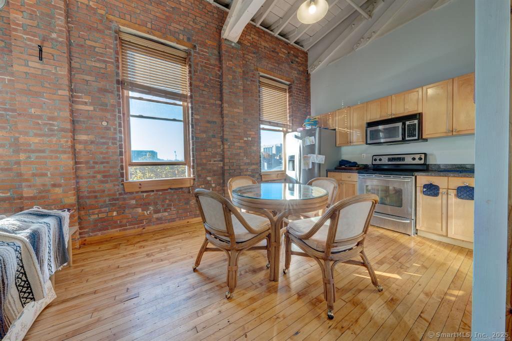 Bridgeport, Connecticut 06604, United States, 2 Bedrooms Bedrooms, ,1 BathroomBathrooms,Residential,Active,156207