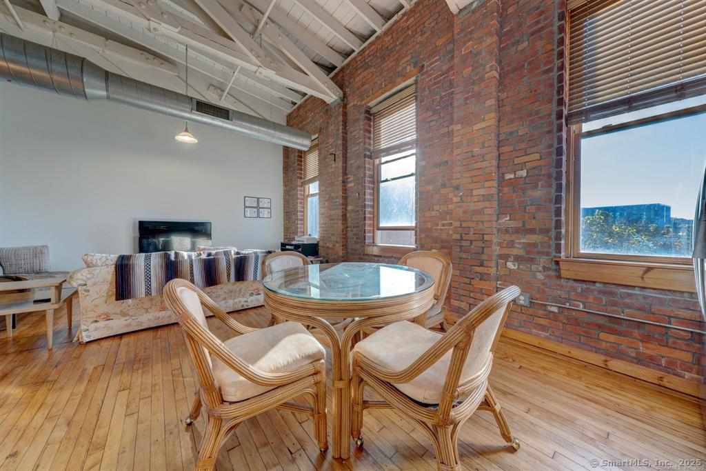 Bridgeport, Connecticut 06604, United States, 2 Bedrooms Bedrooms, ,1 BathroomBathrooms,Residential,Active,156207