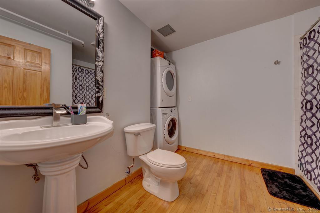 Bridgeport, Connecticut 06604, United States, 2 Bedrooms Bedrooms, ,1 BathroomBathrooms,Residential,Active,156207