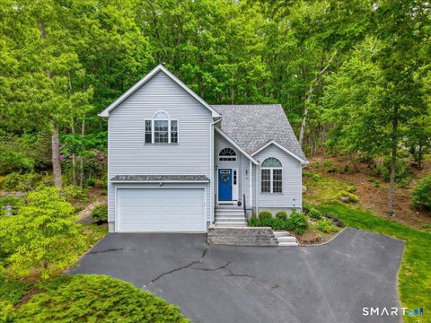 Homes For Sale - 30 Yorkshire Drive<br/> Waterford, CT 06385
