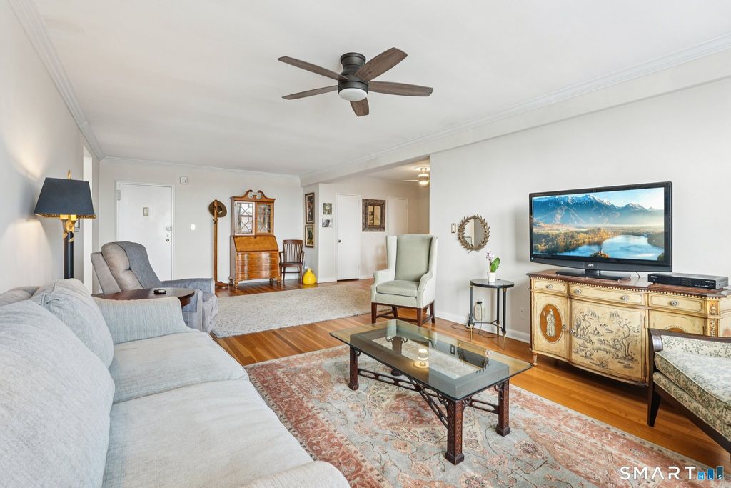 Photo of 4 Putnam Hill #4F, Greenwich, CT 06830 (MLS # 24158003)