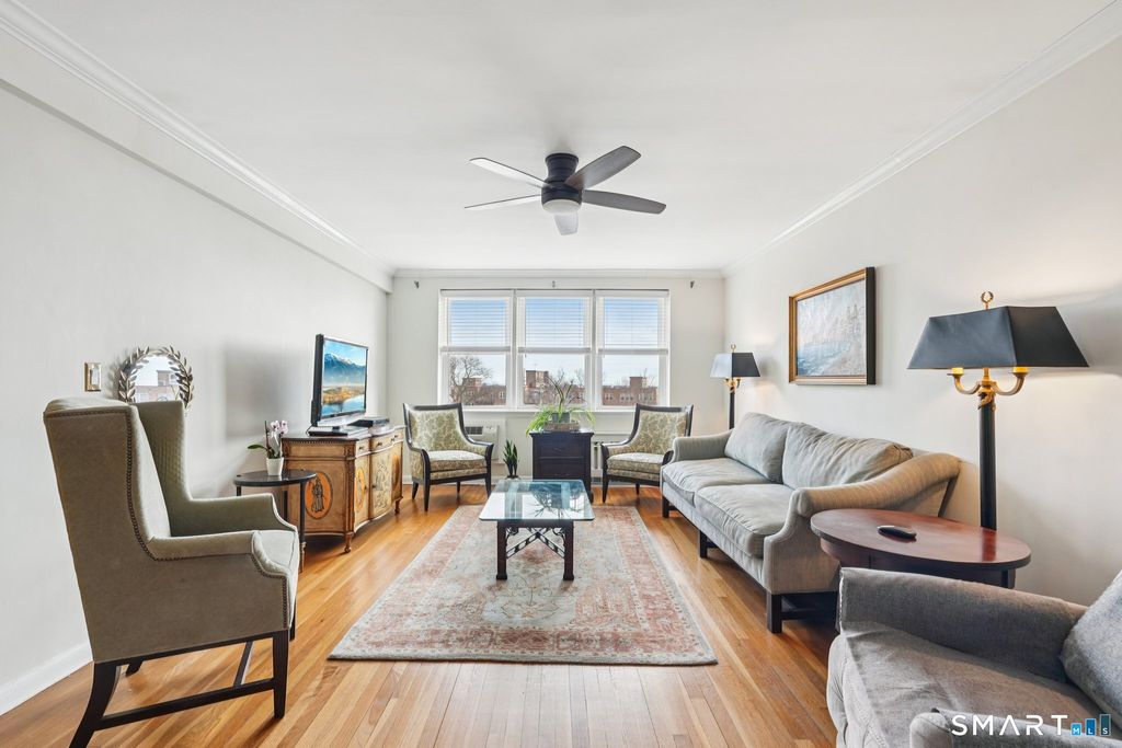 Photo of 4 Putnam Hill #4F, Greenwich, CT 06830 (MLS # 24158003)