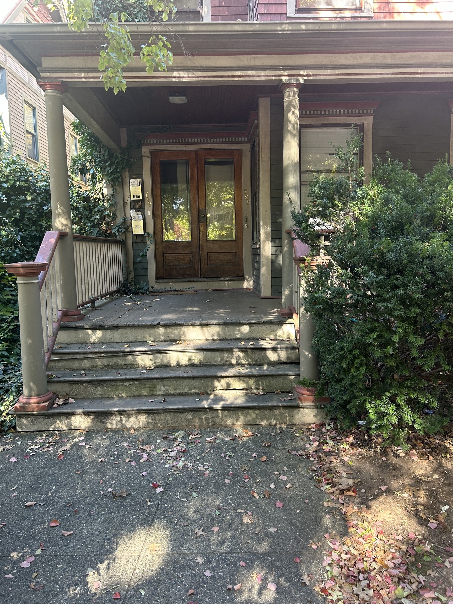 Rental Property at Elm Street, New Haven, Connecticut - Bedrooms: 2 
Bathrooms: 1 
Rooms: 6  - $1,525 MO.