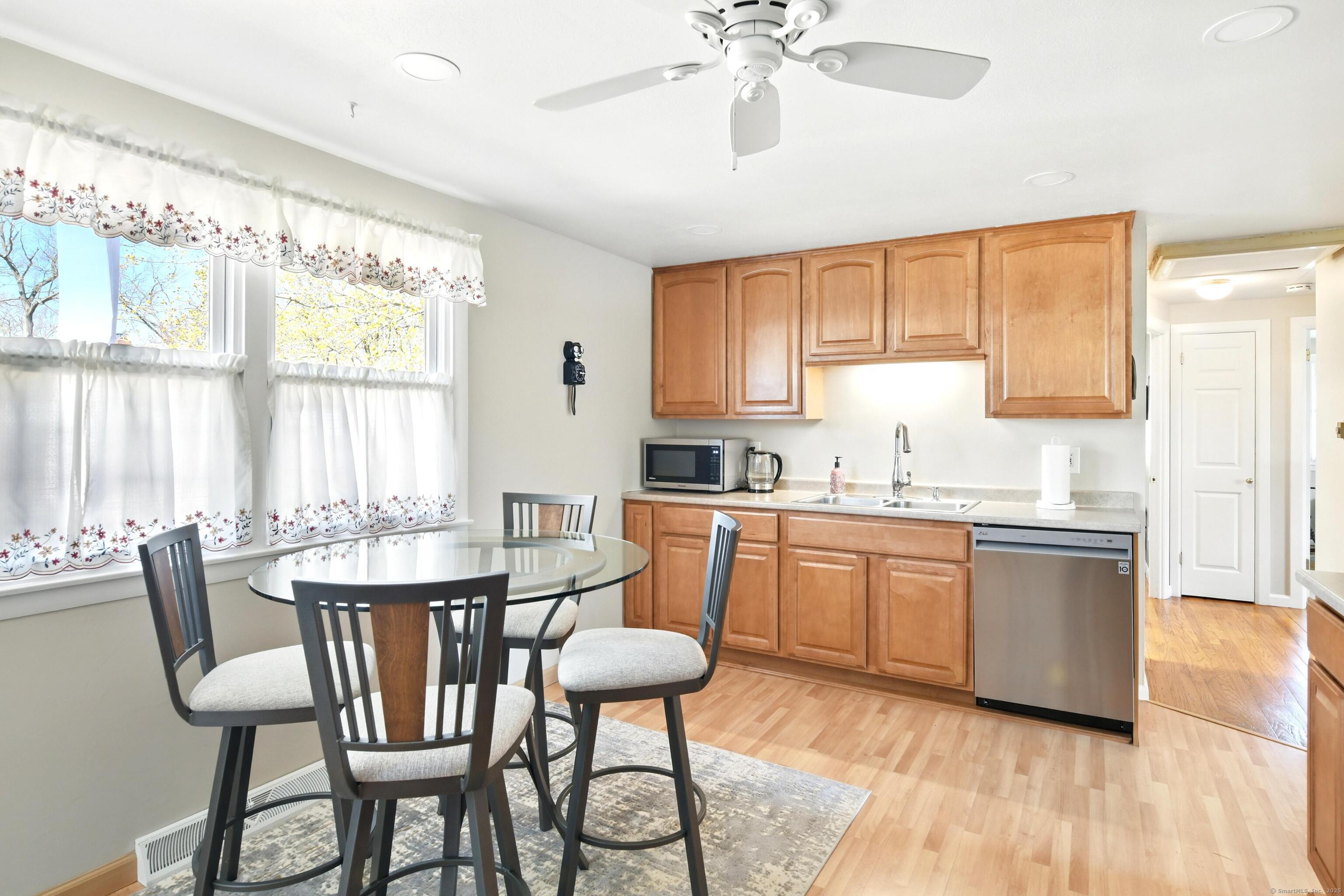 338 S Elm Street, Windsor Locks, Connecticut image 9