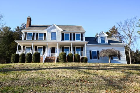 A home in New Milford