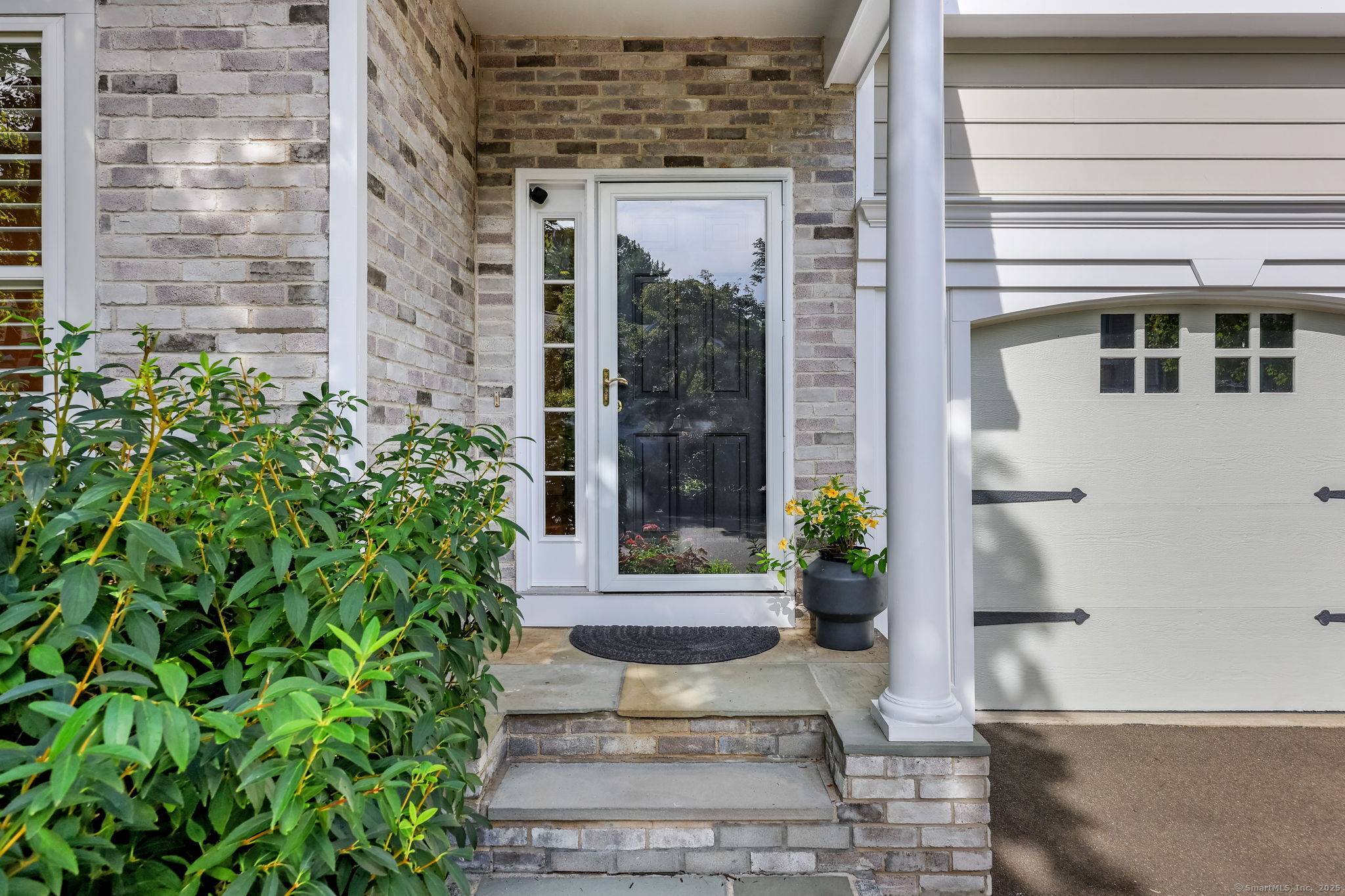9 c New Canaan Way 9