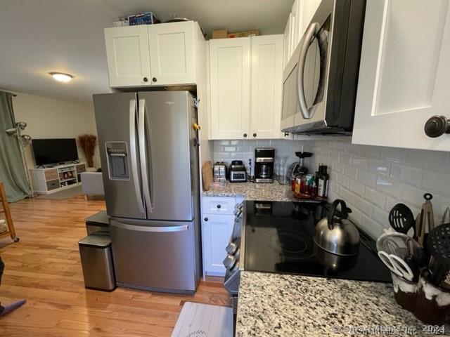 Redding, Connecticut 06896, United States, 5 Bedrooms Bedrooms, ,3 BathroomsBathrooms,Residential,Active,156486