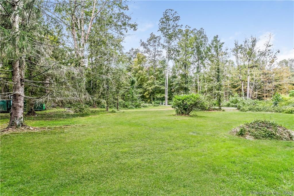 Redding, Connecticut 06896, United States, 5 Bedrooms Bedrooms, ,3 BathroomsBathrooms,Residential,Active,156486