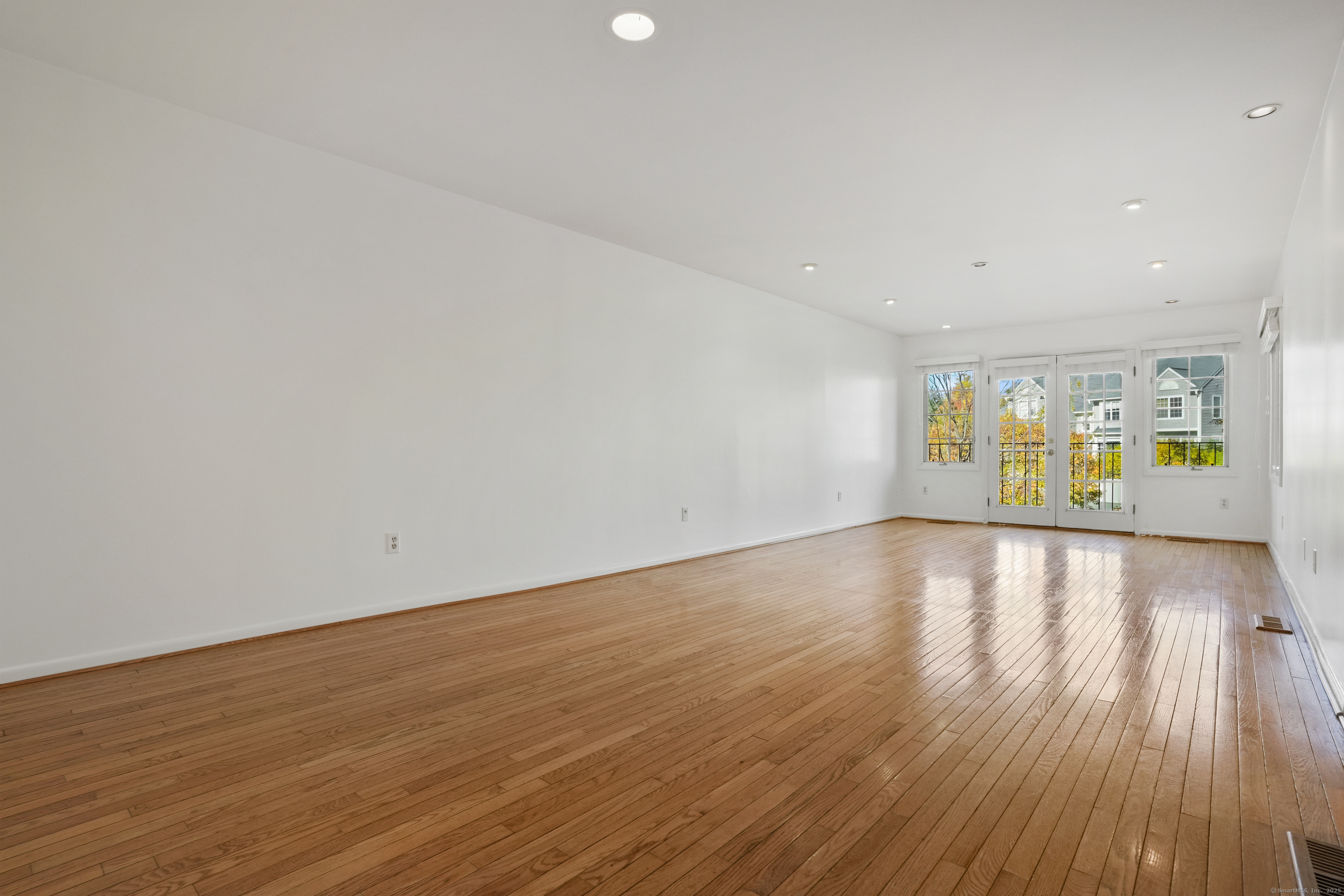 121 Paugusett Circle