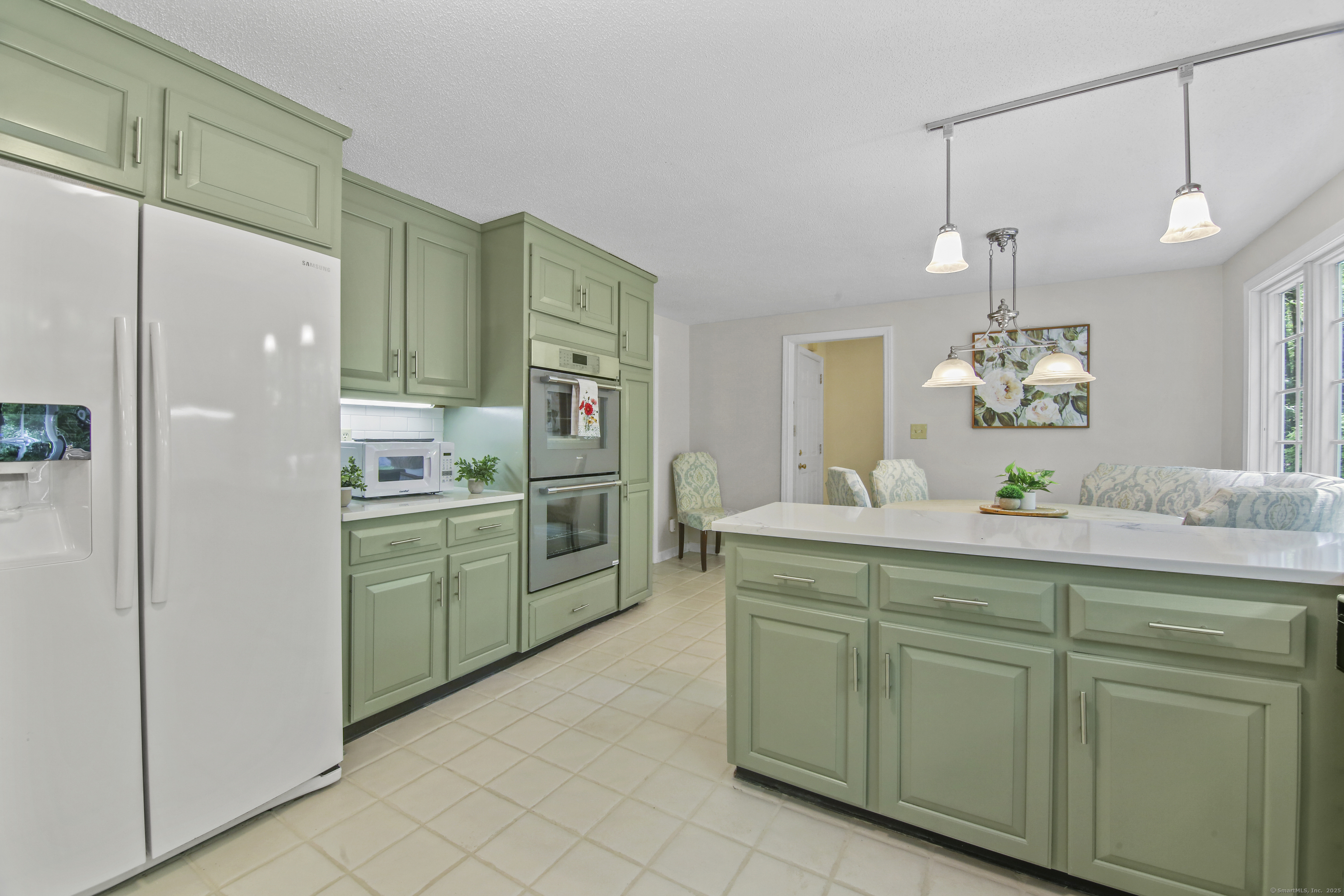 17 Fall Brook, Avon, Connecticut image 11