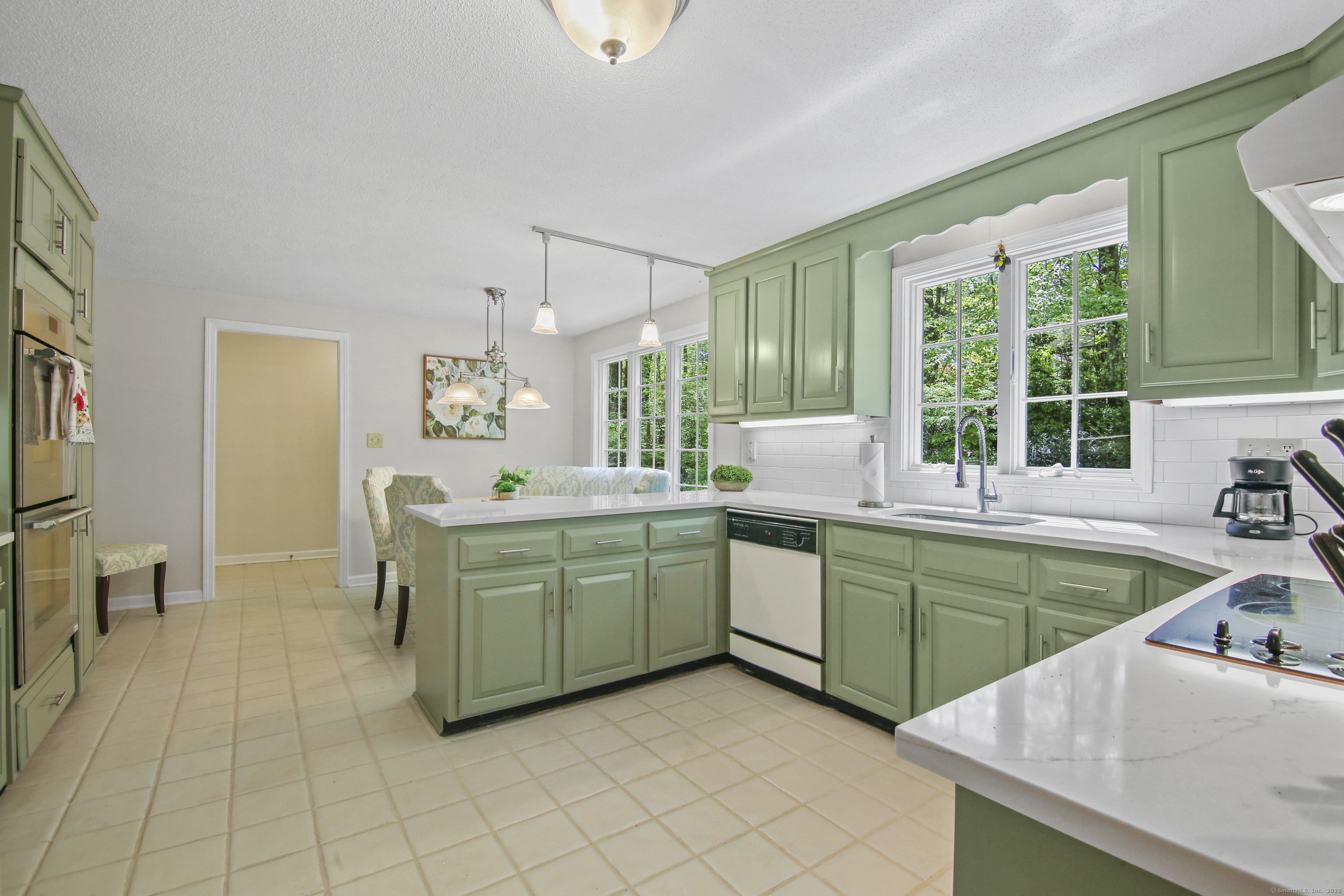 17 Fall Brook, Avon, Connecticut image 9