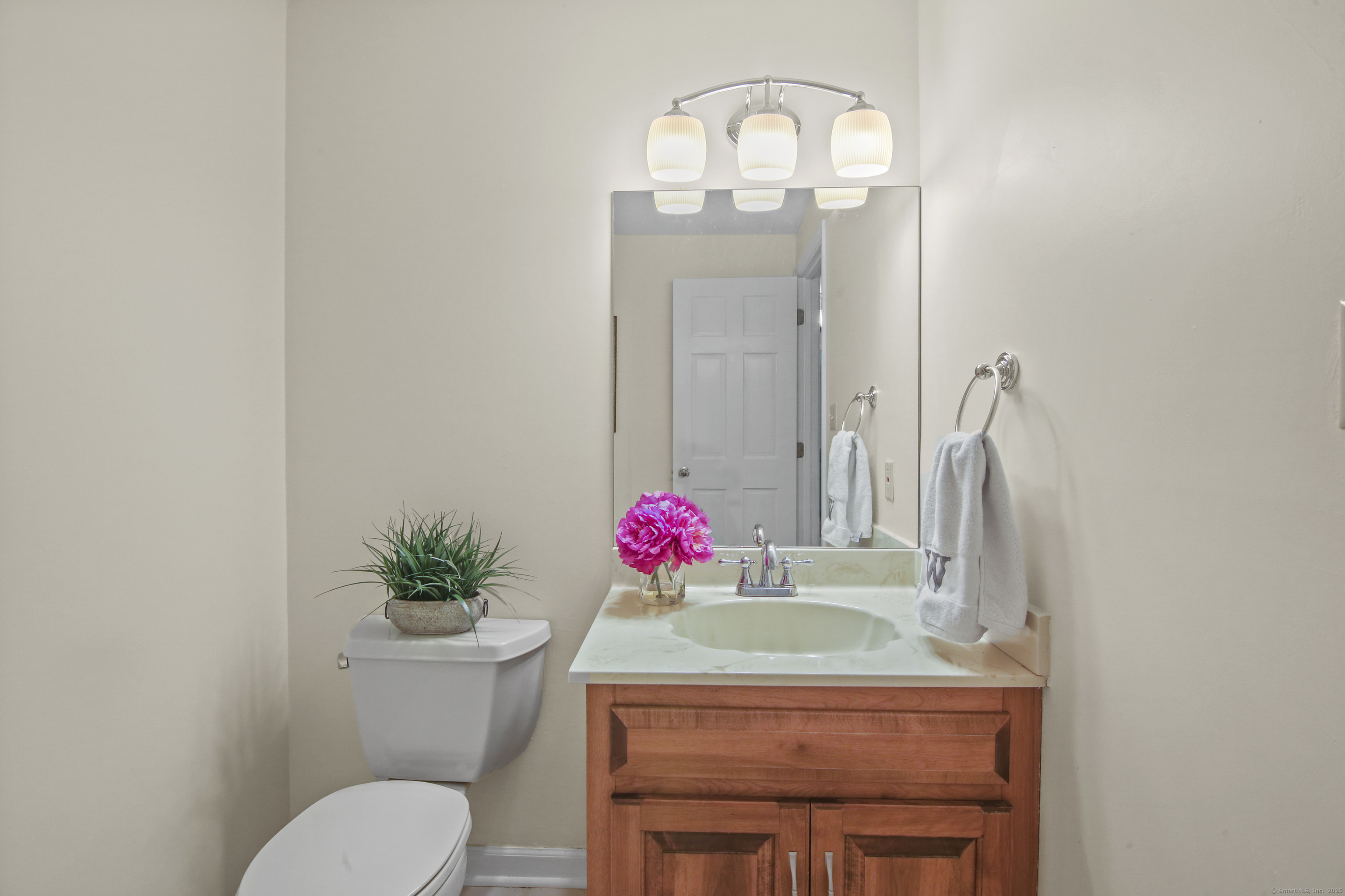 17 Fall Brook, Avon, Connecticut image 15