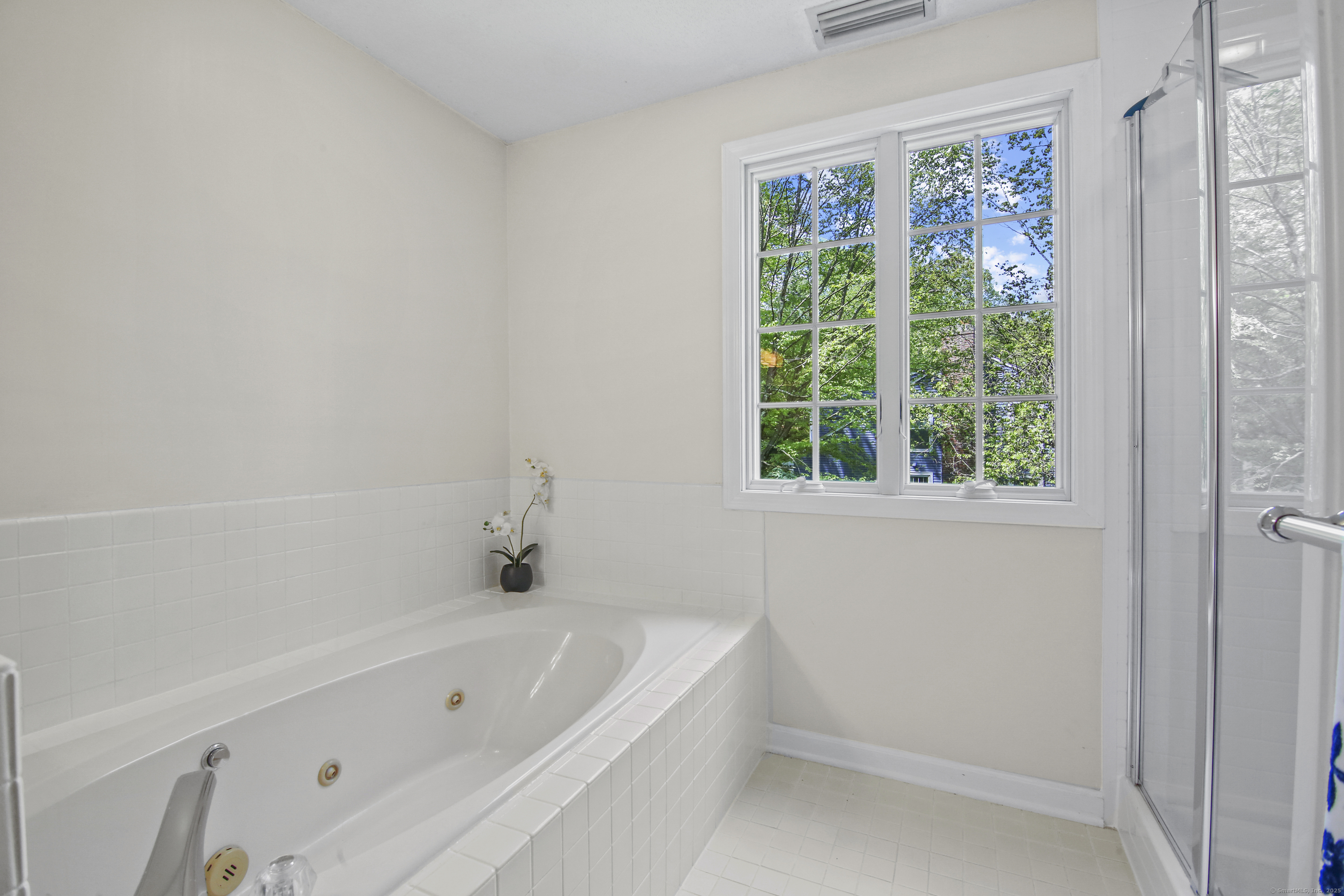 17 Fall Brook, Avon, Connecticut image 19