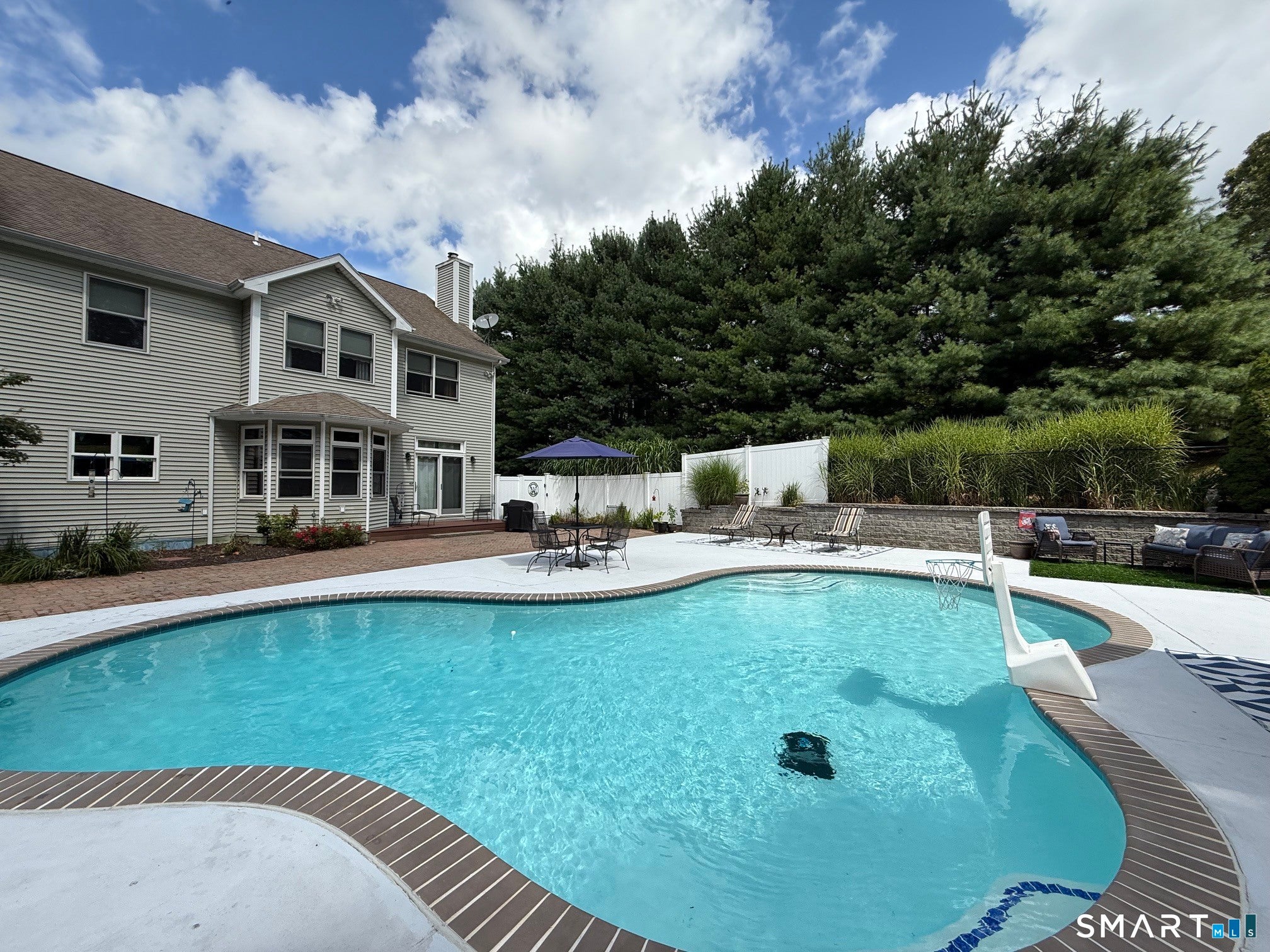 8 White Oak Lane