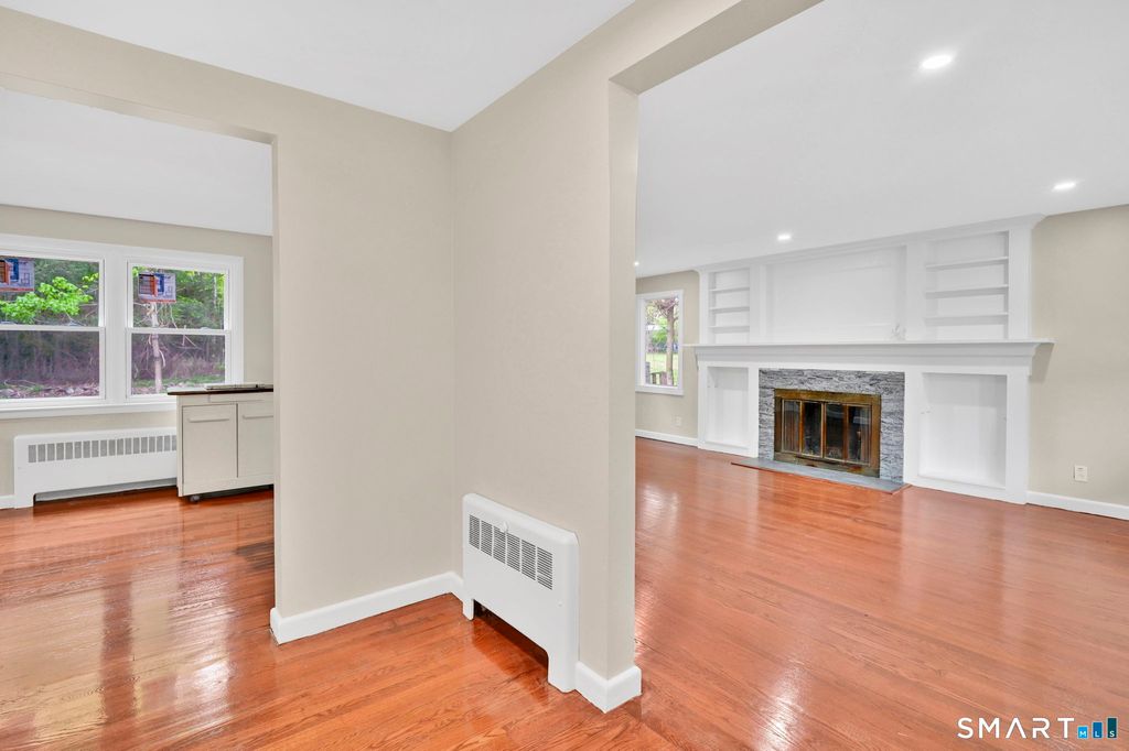 Photo of 16 Sunnyview Drive, Vernon, CT 06066 (MLS # 24174393)