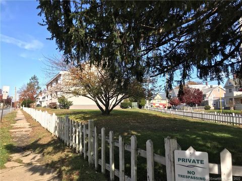 Tiny photo for 3250 Main Street #B209, Bridgeport, CT 06606 (MLS # 24143063)