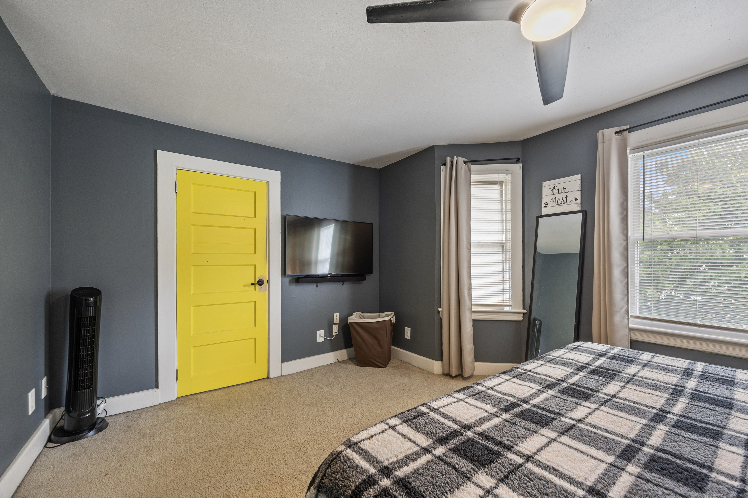 Manchester, Connecticut 06040, United States, 3 Bedrooms Bedrooms, ,2 BathroomsBathrooms,Residential,Active,157841