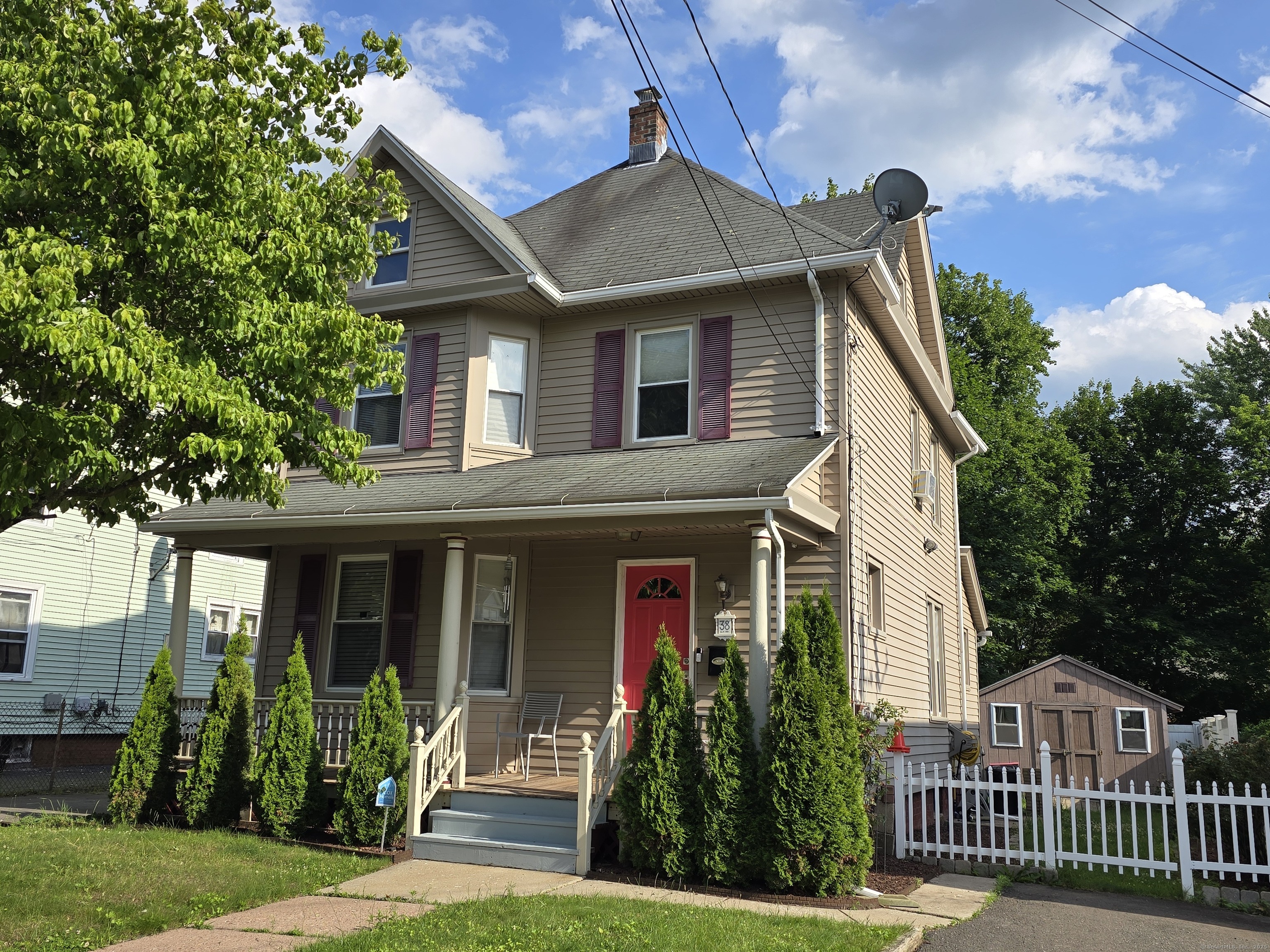 Manchester, Connecticut 06040, United States, 3 Bedrooms Bedrooms, ,2 BathroomsBathrooms,Residential,Active,157841