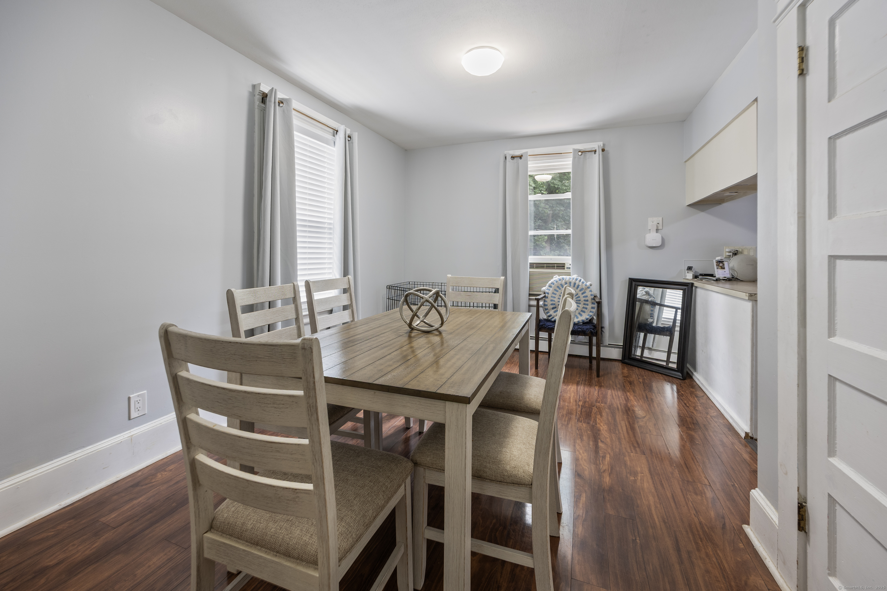 Manchester, Connecticut 06040, United States, 3 Bedrooms Bedrooms, ,2 BathroomsBathrooms,Residential,Active,157841