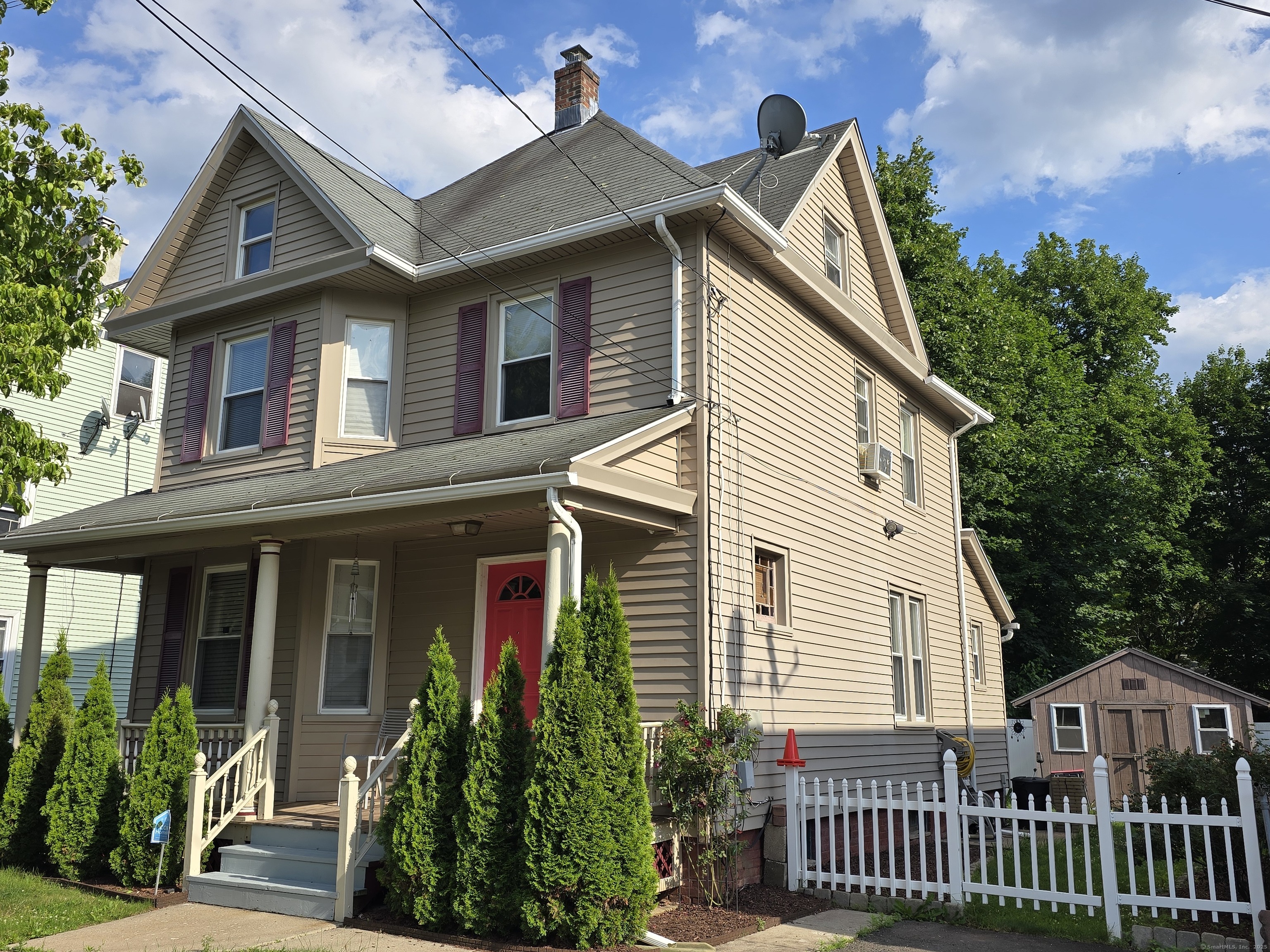 Manchester, Connecticut 06040, United States, 3 Bedrooms Bedrooms, ,2 BathroomsBathrooms,Residential,Active,157841