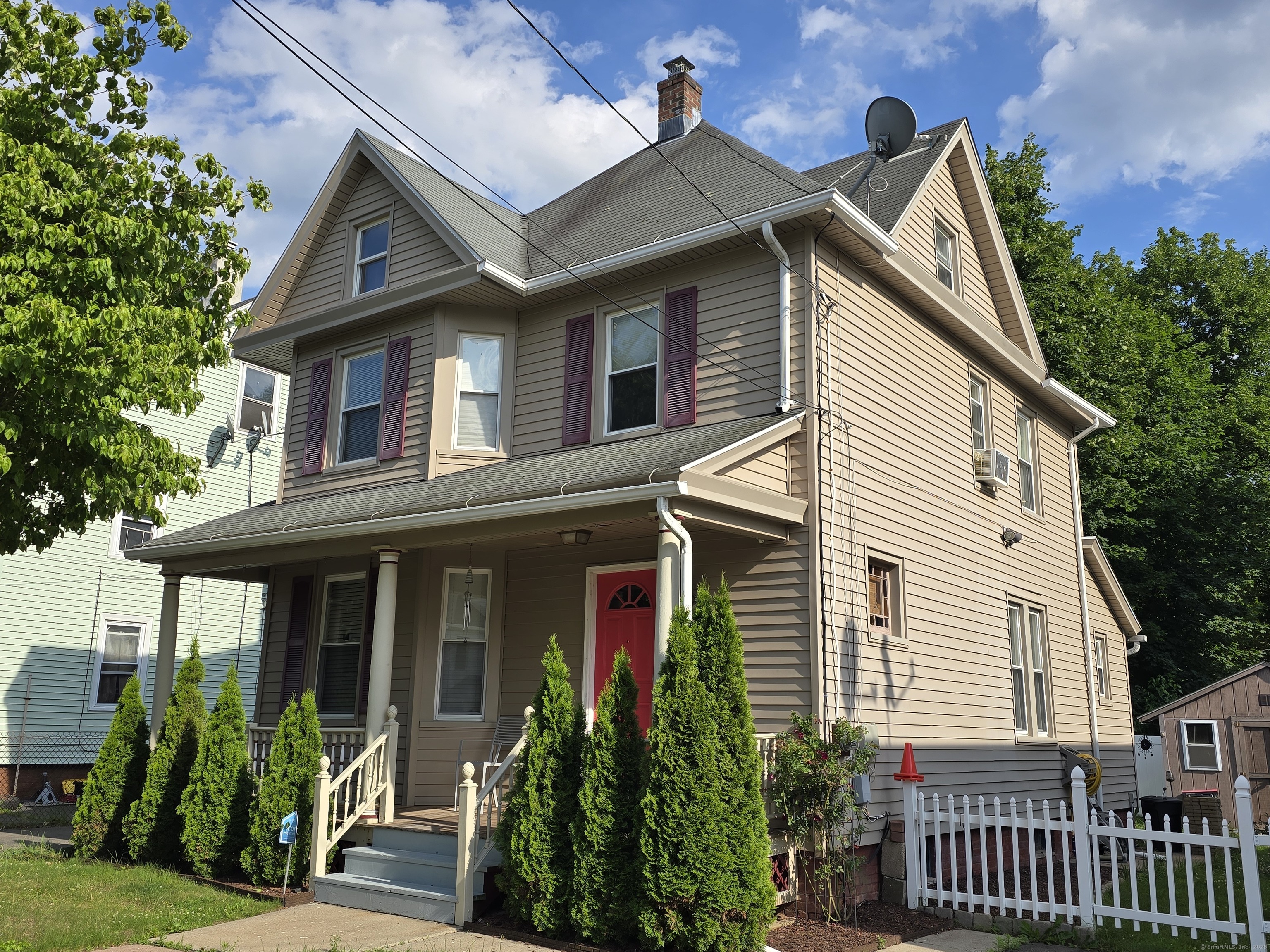 Manchester, Connecticut 06040, United States, 3 Bedrooms Bedrooms, ,2 BathroomsBathrooms,Residential,Active,157841