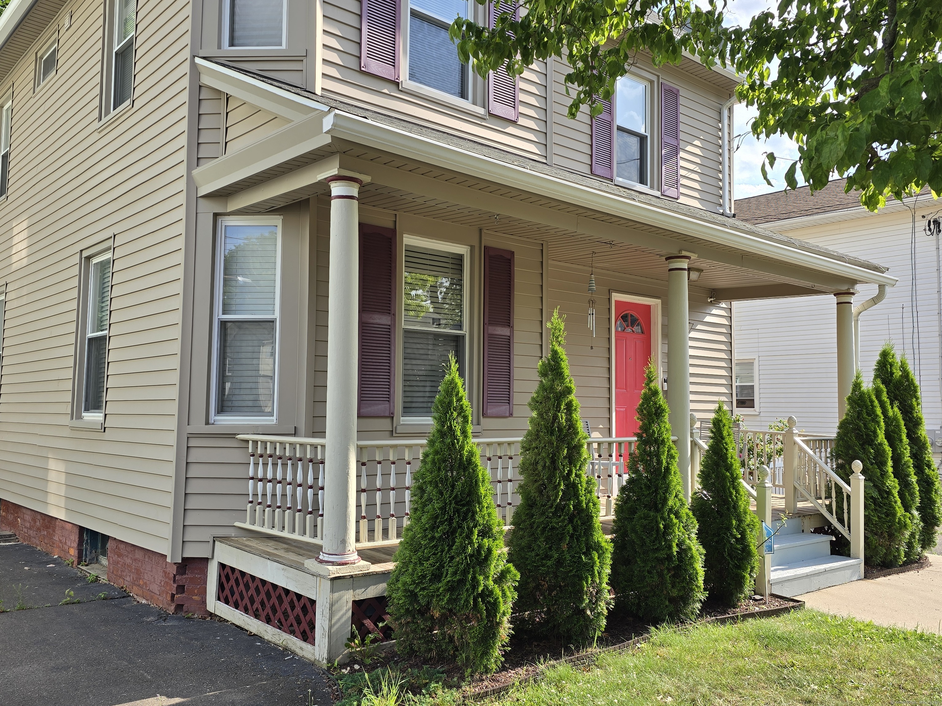 Manchester, Connecticut 06040, United States, 3 Bedrooms Bedrooms, ,2 BathroomsBathrooms,Residential,Active,157841