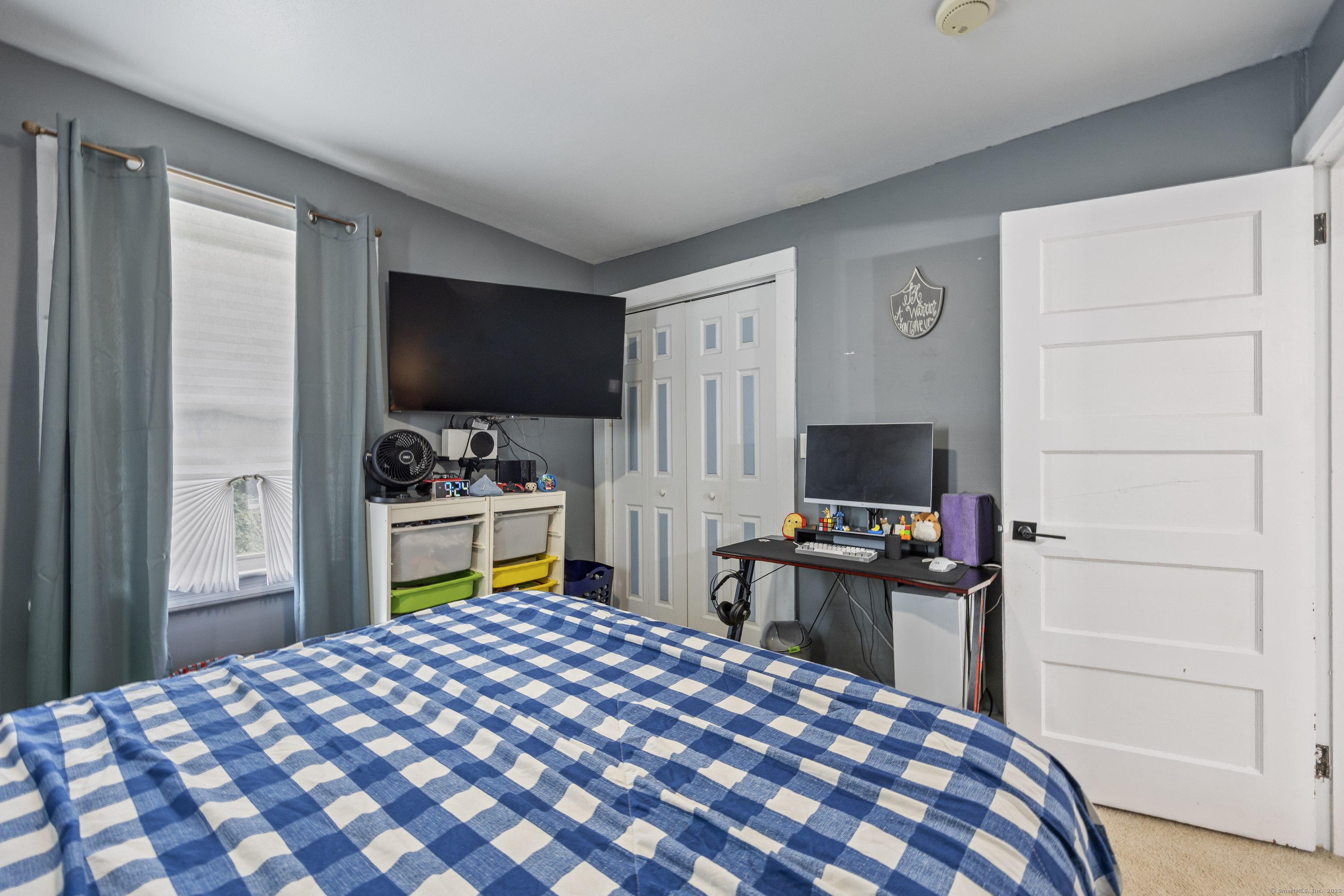 Manchester, Connecticut 06040, United States, 3 Bedrooms Bedrooms, ,2 BathroomsBathrooms,Residential,Active,157841