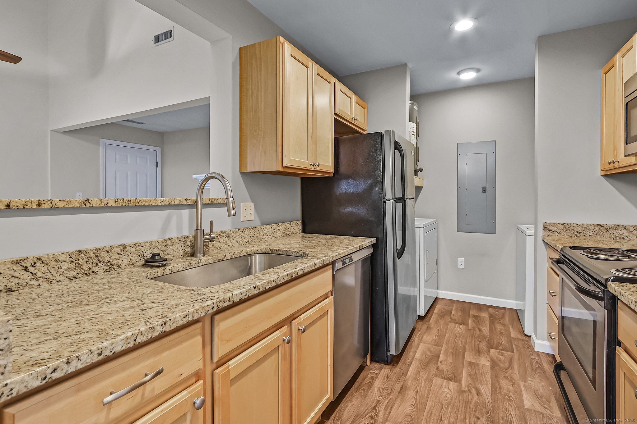 145 Carriage Crossing Lane #145, Middletown, Connecticut image 12