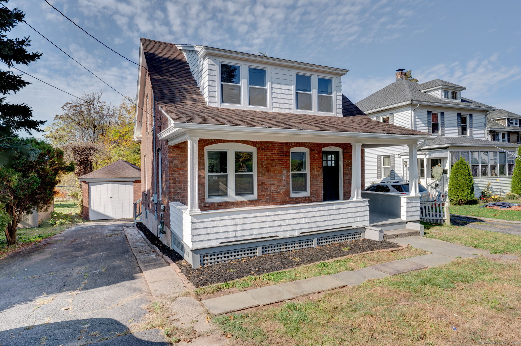 21 Walnut Street, Middletown, Connecticut - 3 Bedrooms  
2 Bathrooms  
6 Rooms - 