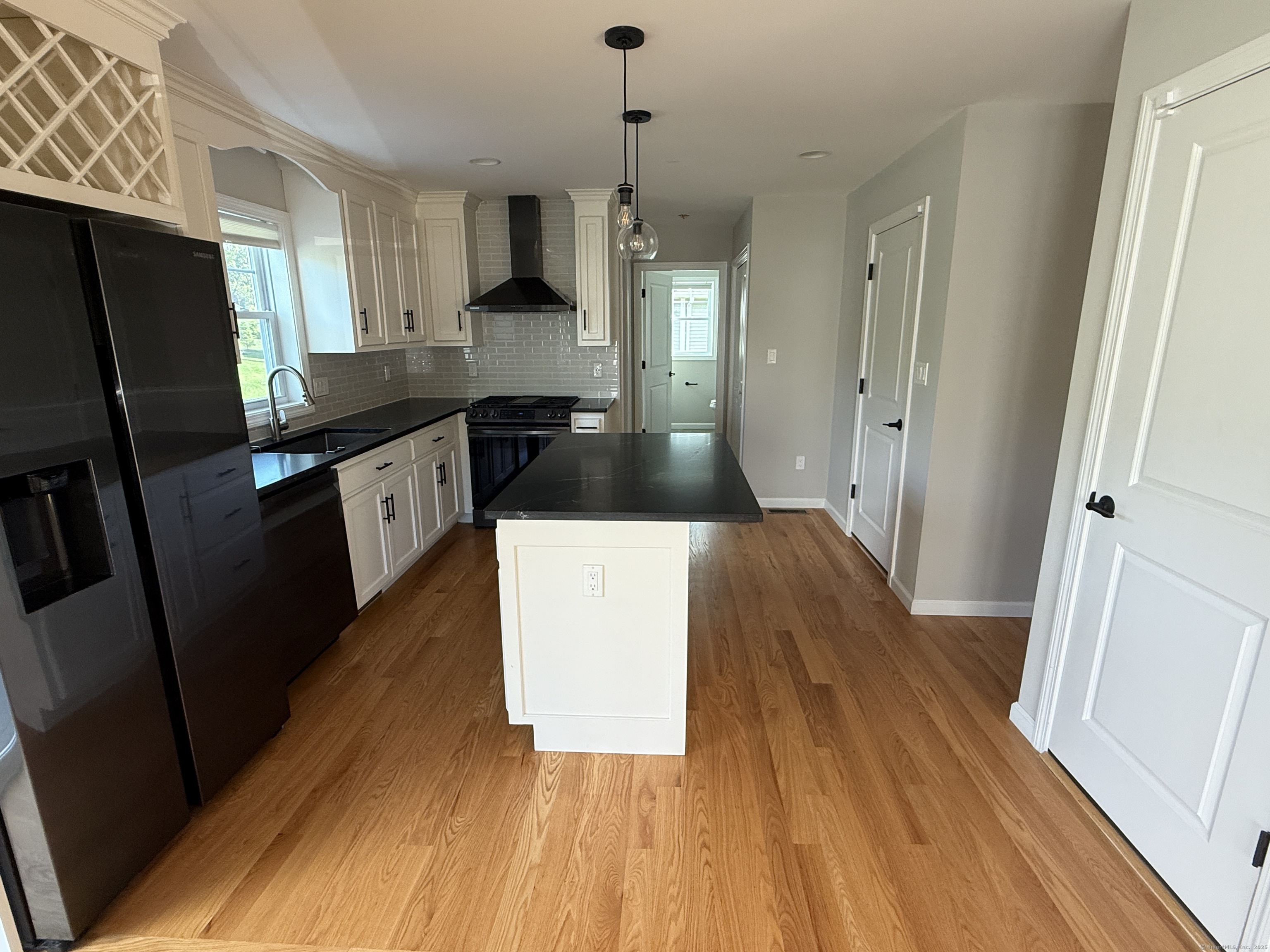 Bristol, Connecticut 06010, United States, 4 Bedrooms Bedrooms, ,3 BathroomsBathrooms,Residential,Active,174572