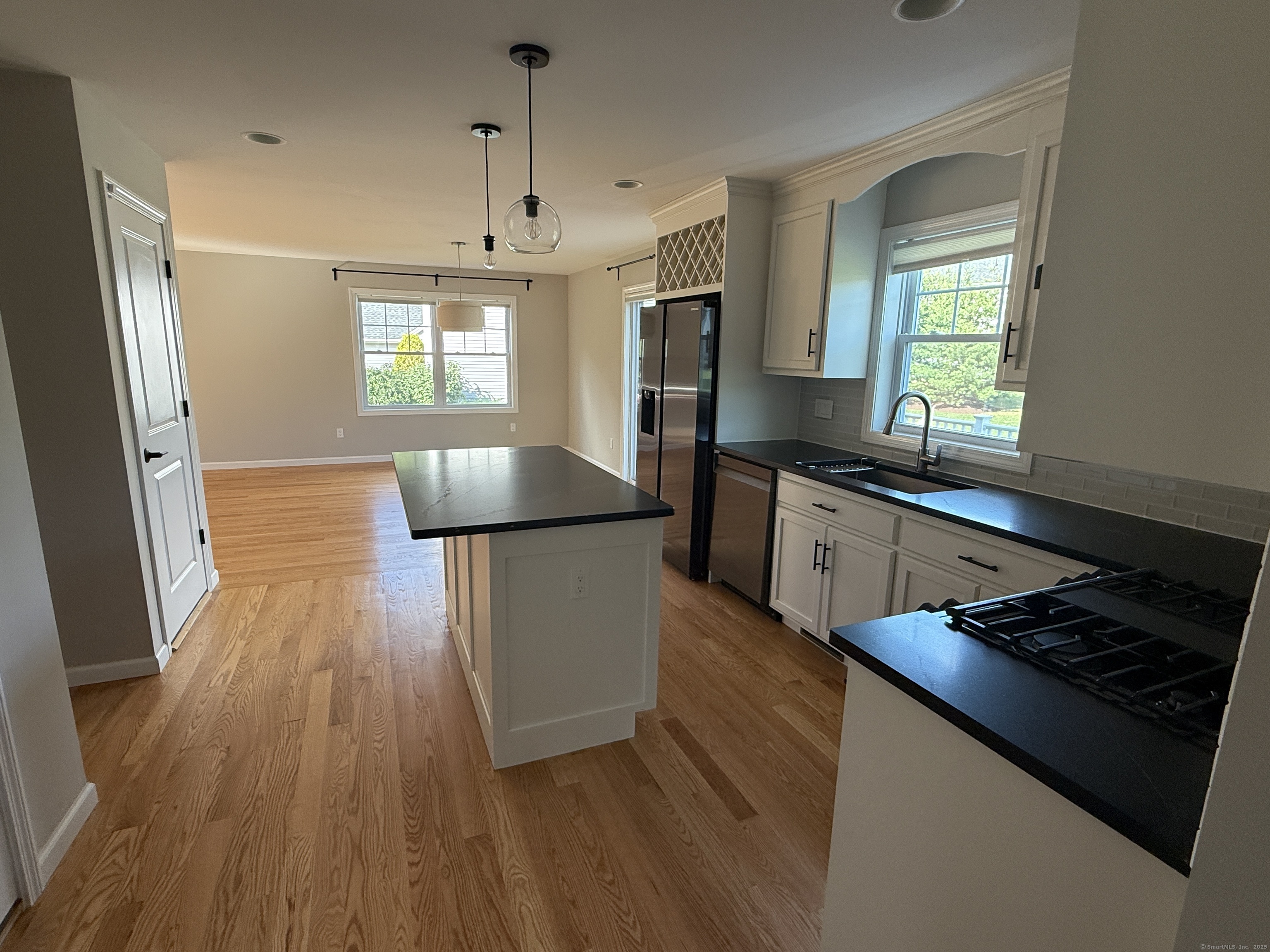 Bristol, Connecticut 06010, United States, 4 Bedrooms Bedrooms, ,3 BathroomsBathrooms,Residential,Active,174572