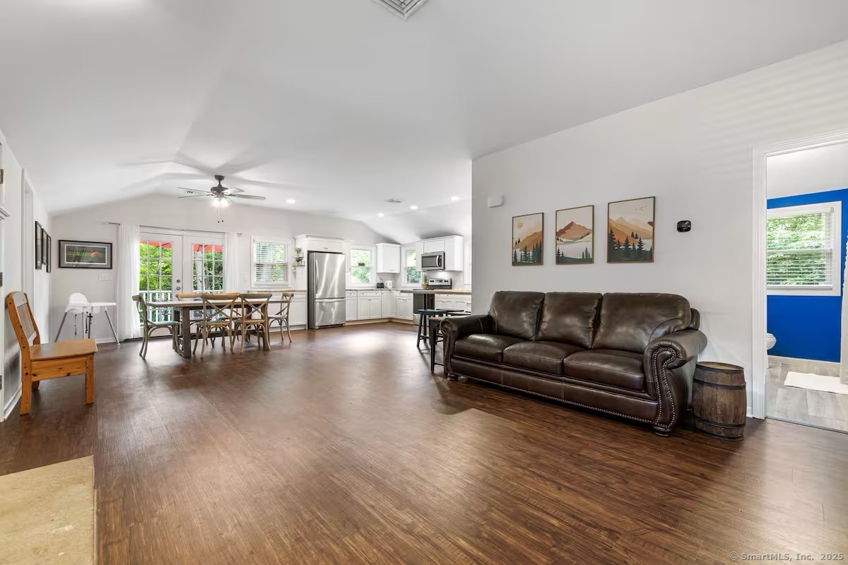 East Haddam, Connecticut 06415, United States, 2 Bedrooms Bedrooms, ,2 BathroomsBathrooms,Residential,Active,97596