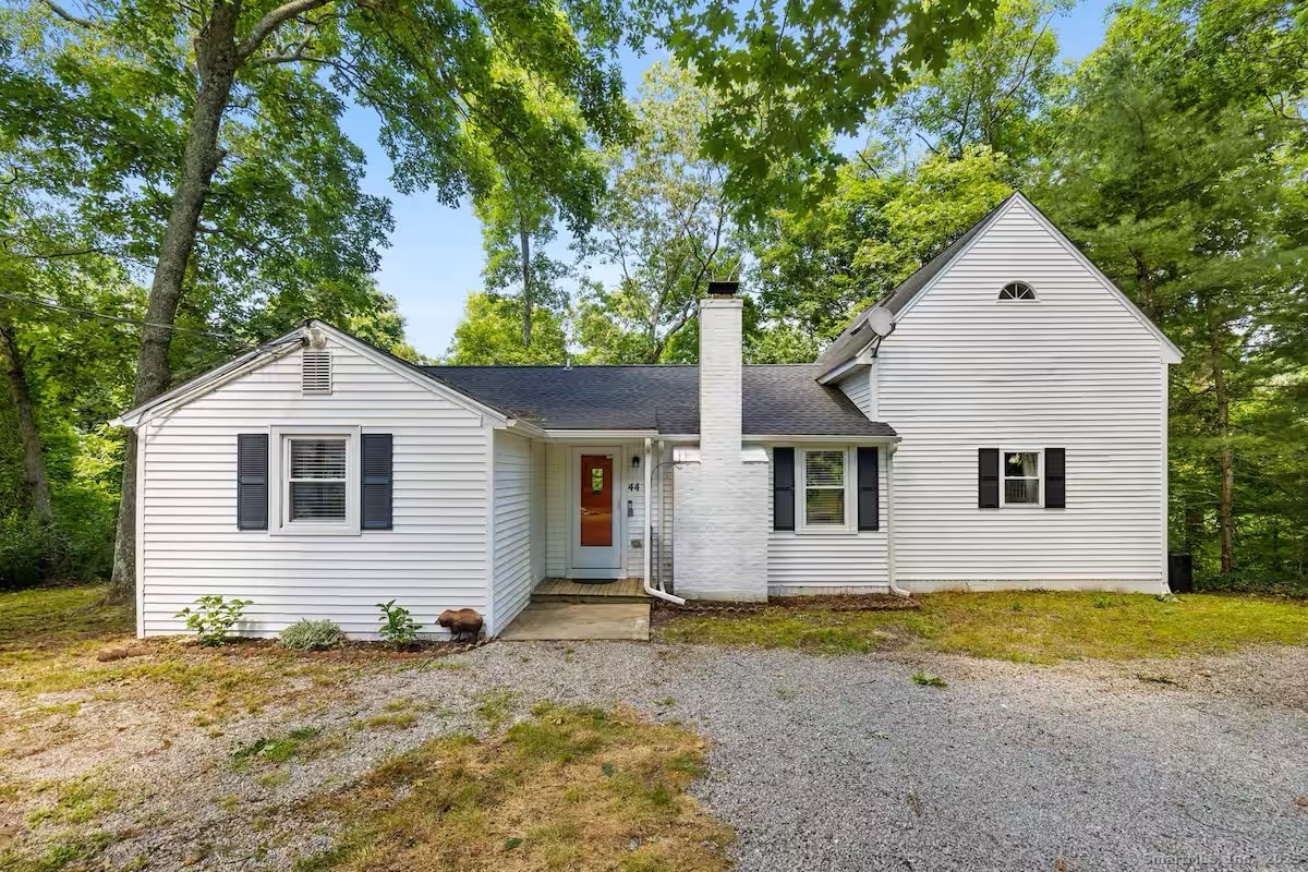 East Haddam, Connecticut 06415, United States, 2 Bedrooms Bedrooms, ,2 BathroomsBathrooms,Residential,Active,97596