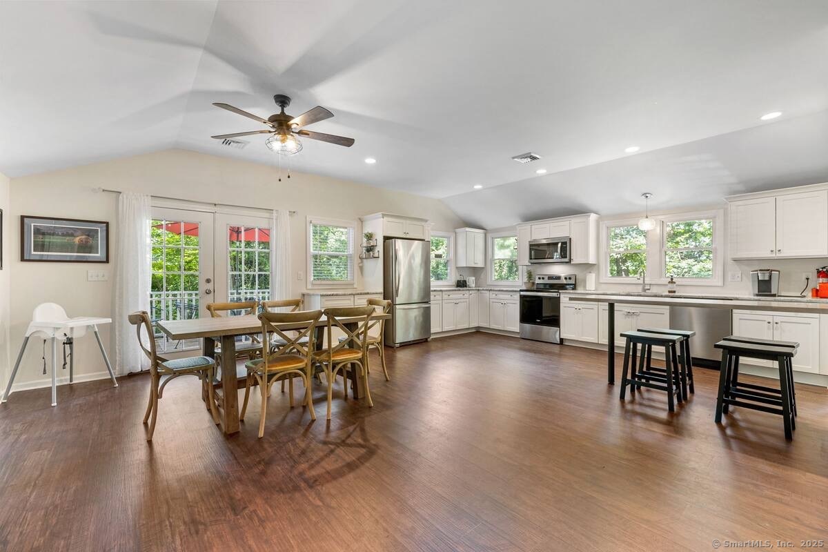 East Haddam, Connecticut 06415, United States, 2 Bedrooms Bedrooms, ,2 BathroomsBathrooms,Residential,Active,97596