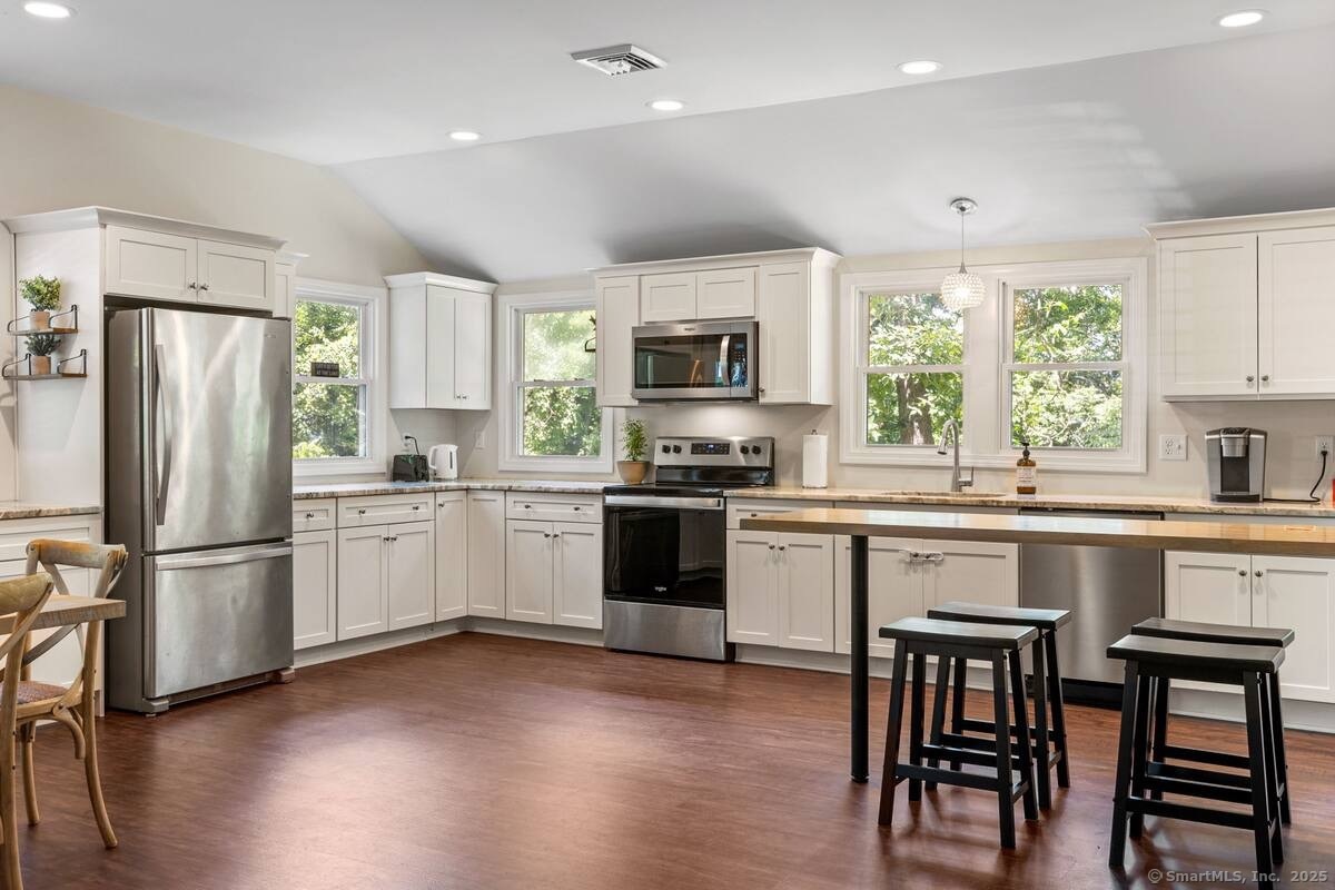 East Haddam, Connecticut 06415, United States, 2 Bedrooms Bedrooms, ,2 BathroomsBathrooms,Residential,Active,97596