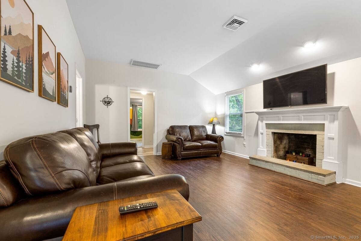 East Haddam, Connecticut 06415, United States, 2 Bedrooms Bedrooms, ,2 BathroomsBathrooms,Residential,Active,97596