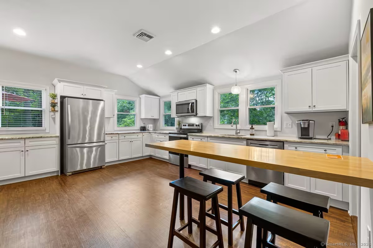 East Haddam, Connecticut 06415, United States, 2 Bedrooms Bedrooms, ,2 BathroomsBathrooms,Residential,Active,97596