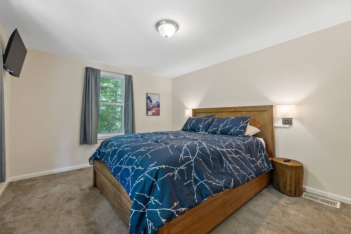 East Haddam, Connecticut 06415, United States, 2 Bedrooms Bedrooms, ,2 BathroomsBathrooms,Residential,Active,97596