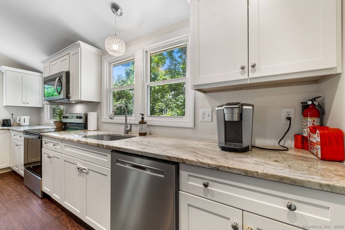 East Haddam, Connecticut 06415, United States, 2 Bedrooms Bedrooms, ,2 BathroomsBathrooms,Residential,Active,97596