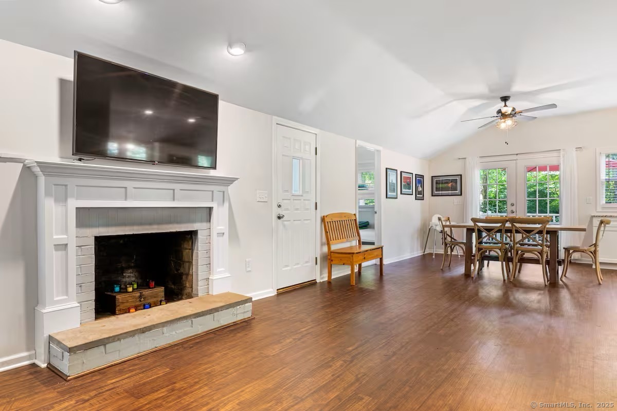 East Haddam, Connecticut 06415, United States, 2 Bedrooms Bedrooms, ,2 BathroomsBathrooms,Residential,Active,97596