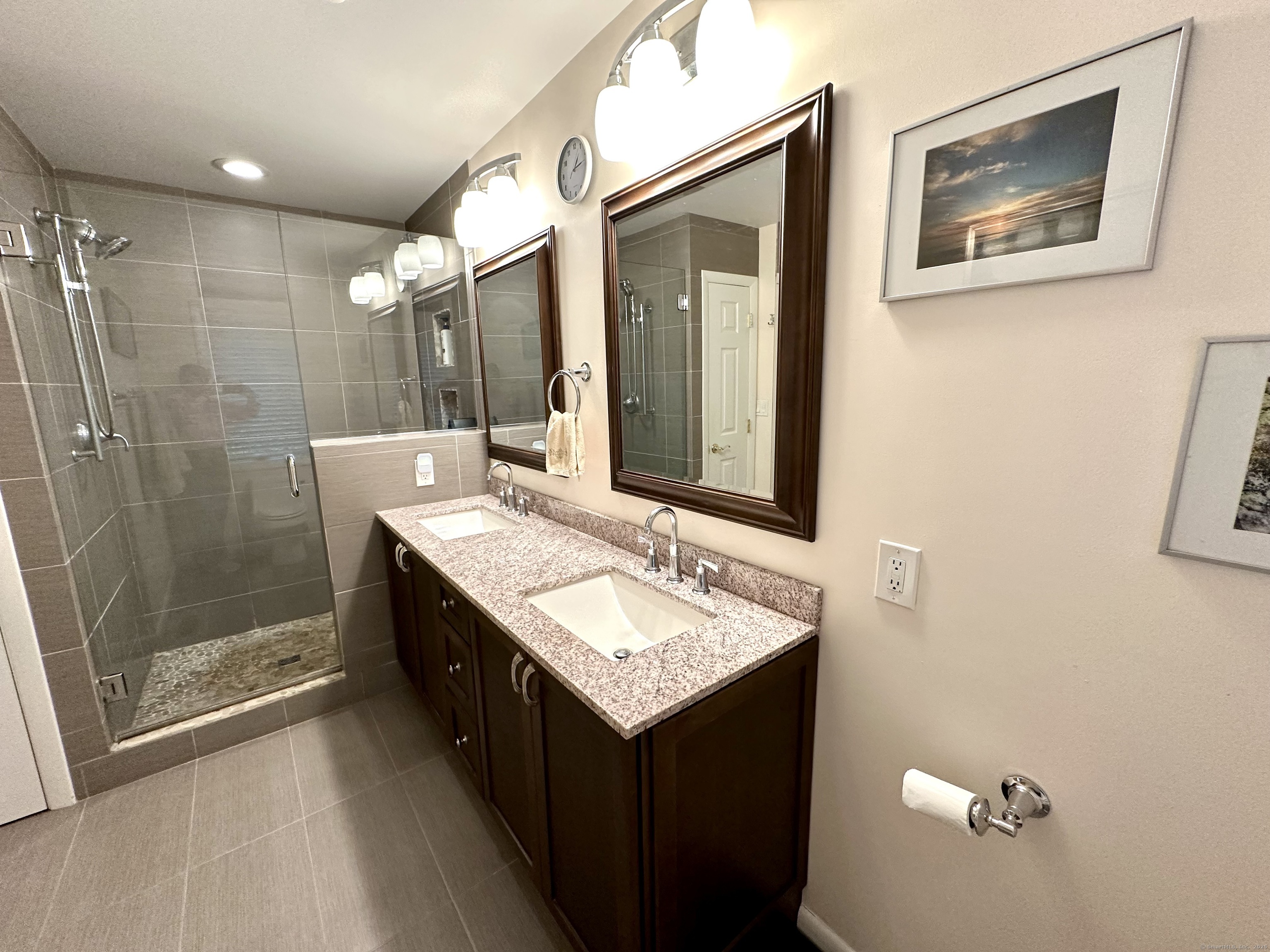 36 Hampshire Drive, Hamden, Connecticut image 17