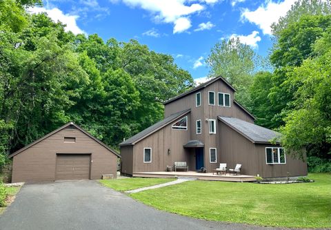 36 Hampshire Drive Hamden CT 06518
